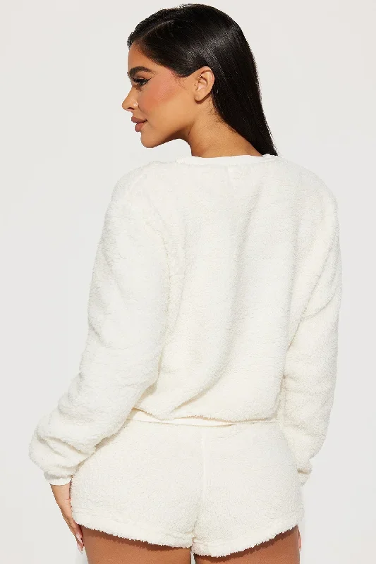 cozy-days-sherpa-pj-short-set-white