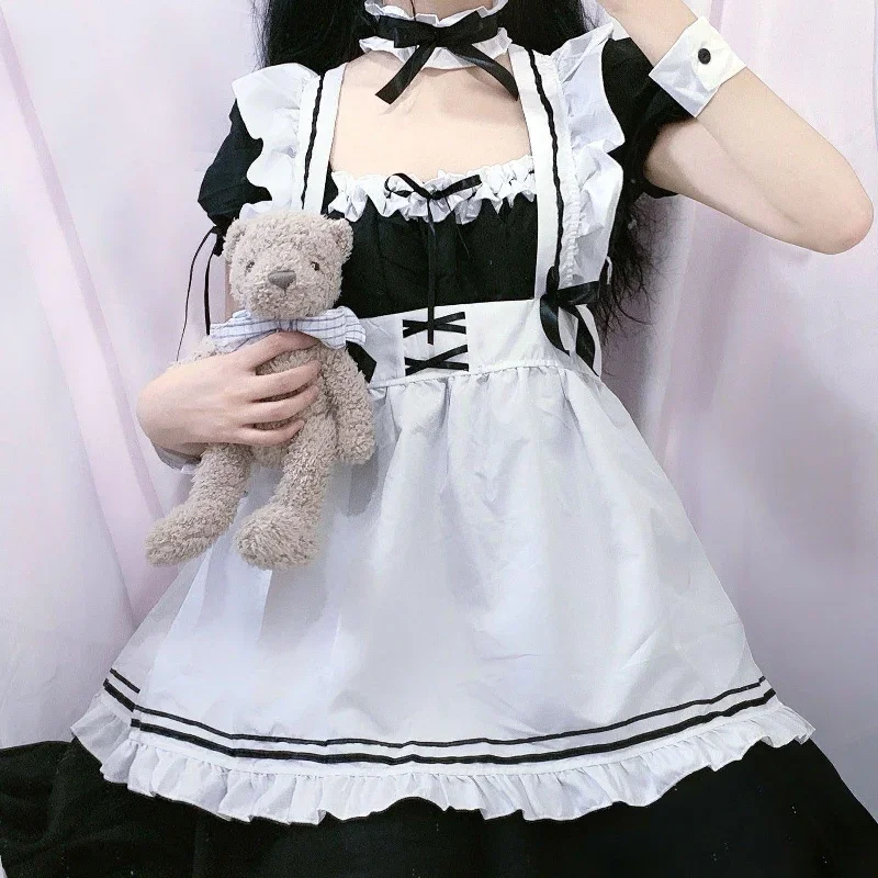 maid-outfit