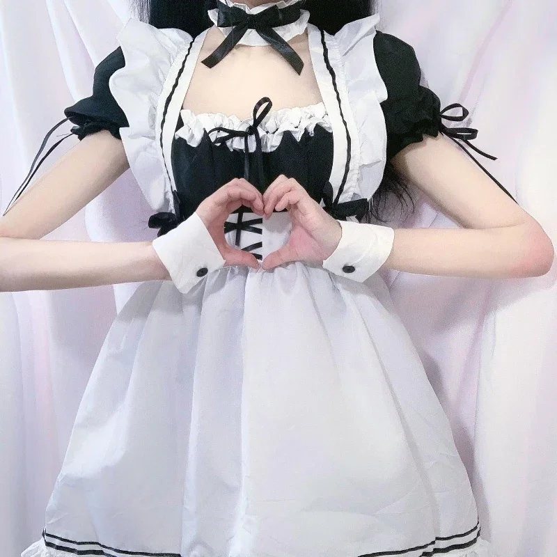 maid-outfit